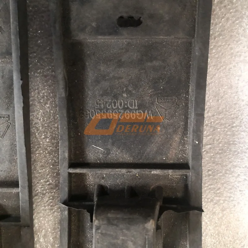 WG9925955059/3 Rear Fender Rubber Buckle