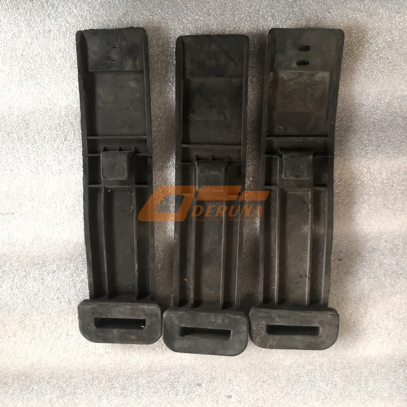 WG9925955059/3 Rear Fender Rubber Buckle