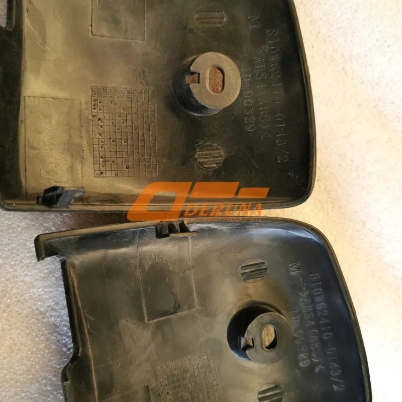 810W62410-0143 Left Door Hinge Cover