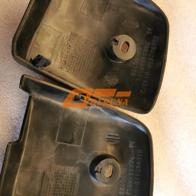 810W62410-0143 Left Door Hinge Cover