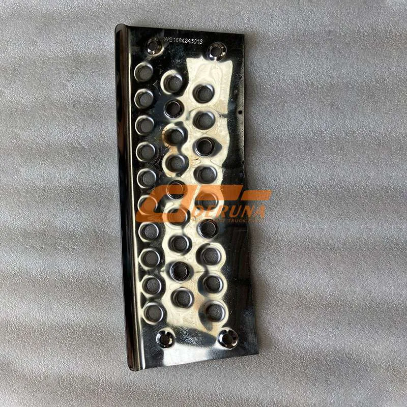 WG1664235014 Right Skid Plate