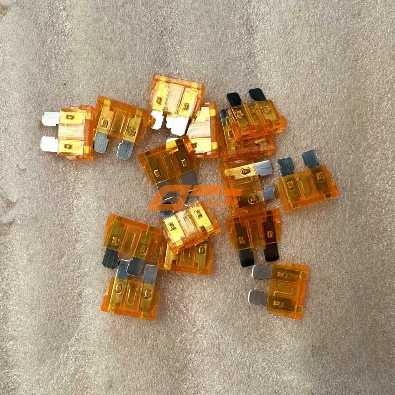 WG9716582301+001 5A Chip Fuse