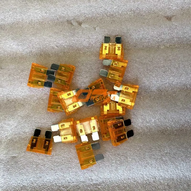 WG9716582301+001 5A Chip Fuse