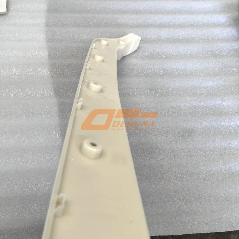 712W41610-1312 Bumper Right Trim Plate