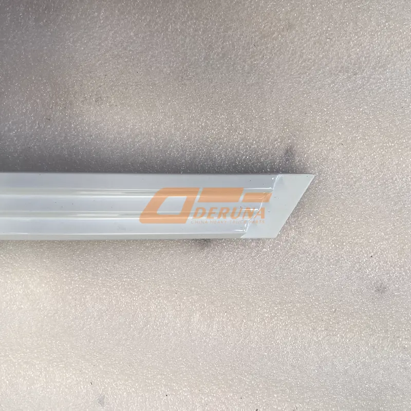 2803094-2000/E Right Headlamp Trim