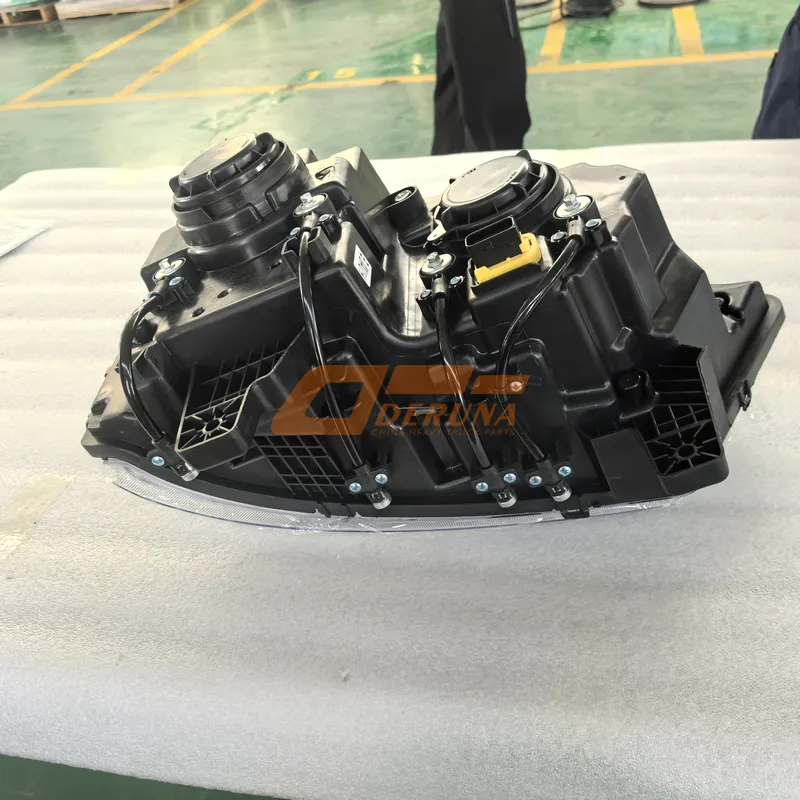 3711015-2000-C00/C Head lamp left FAW J7