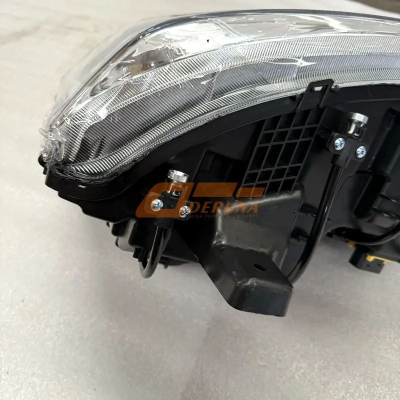 3711020-2000-C00/C Right Front Combination Headlamp Assembly