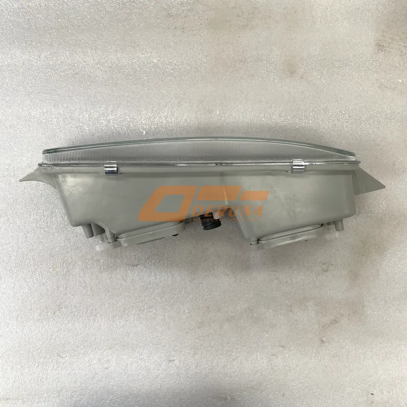 3732020-53A-B Right Front Fog Lamp Assembly