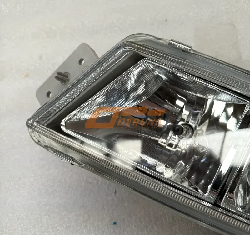 3732020-2000-C00/E Right Front Fog Lamp Assembly