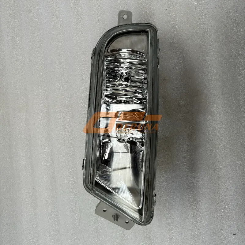 3732020-2000-C00/E Right Front Fog Lamp Assembly