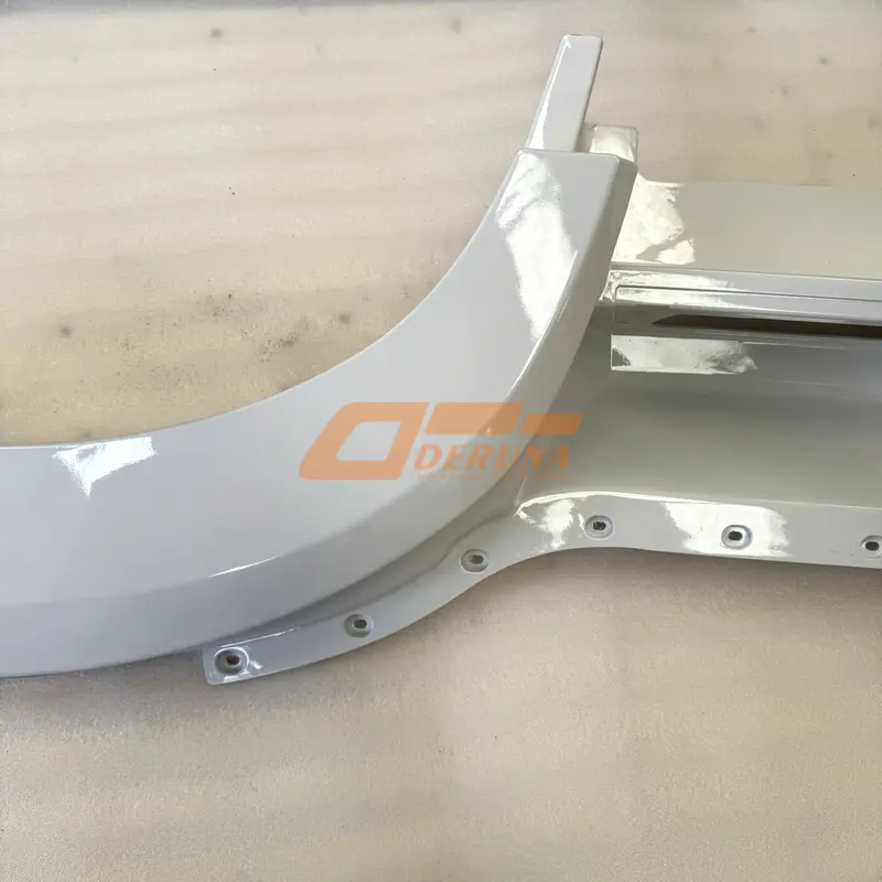 5103122AB35/A-T Right Upper Fender