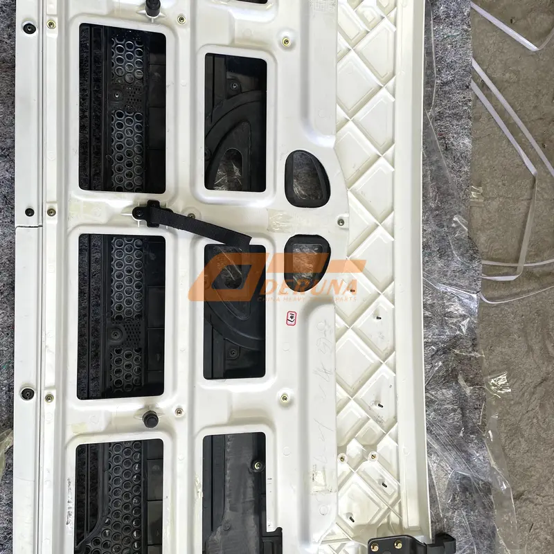 5302010-PB90/C-J004 Exterior Front Panel Instantiation Assembly