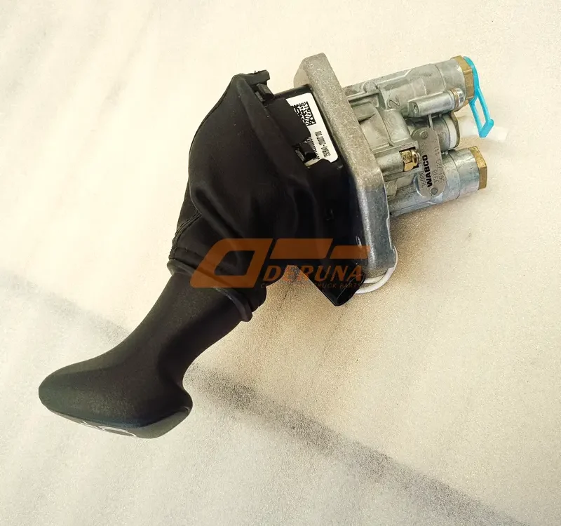 3508040-2000/D Trailer Manual Valve With Fitting Assembly