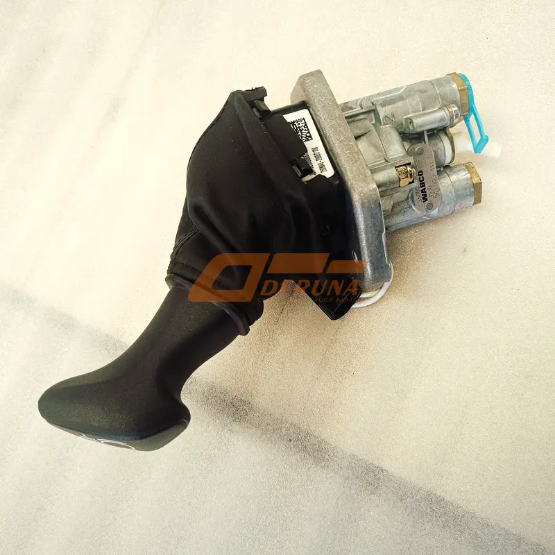 3508040-2000/D Trailer Manual Valve With Fitting Assembly