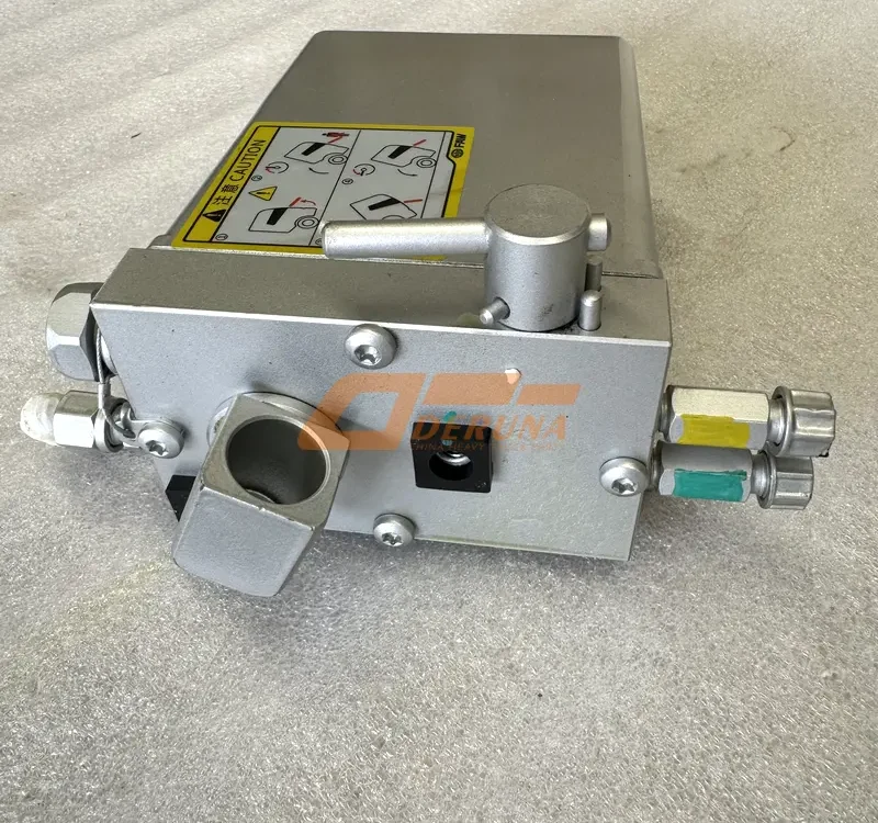 5002320-2172-C00/A Cab Tilt Hand Pump Assembly