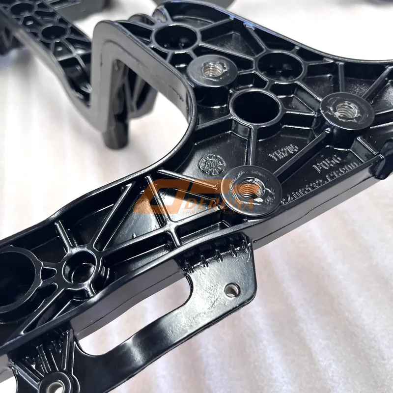 8406132-C6200 Bracket-Right Headlight