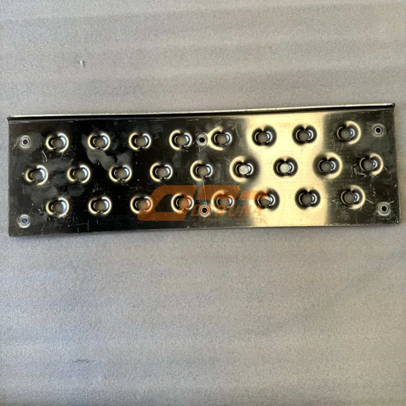 8406047-C6201 Center Foot Step - Bumper, Lower- 100% Genuine Factory Price