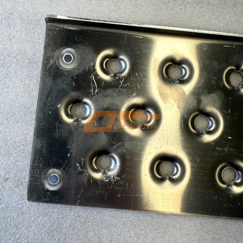 8406047-C6201 Center Foot Step - Bumper, Lower- 100% Genuine Factory Price
