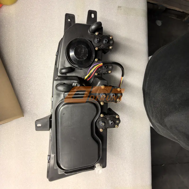 3711015-59AC Front Left Headlamp J6