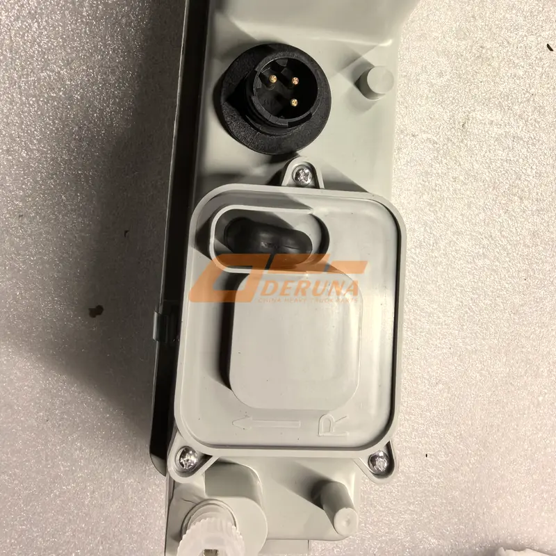 3732020-53A Right Fog Lamp J6 Assembly