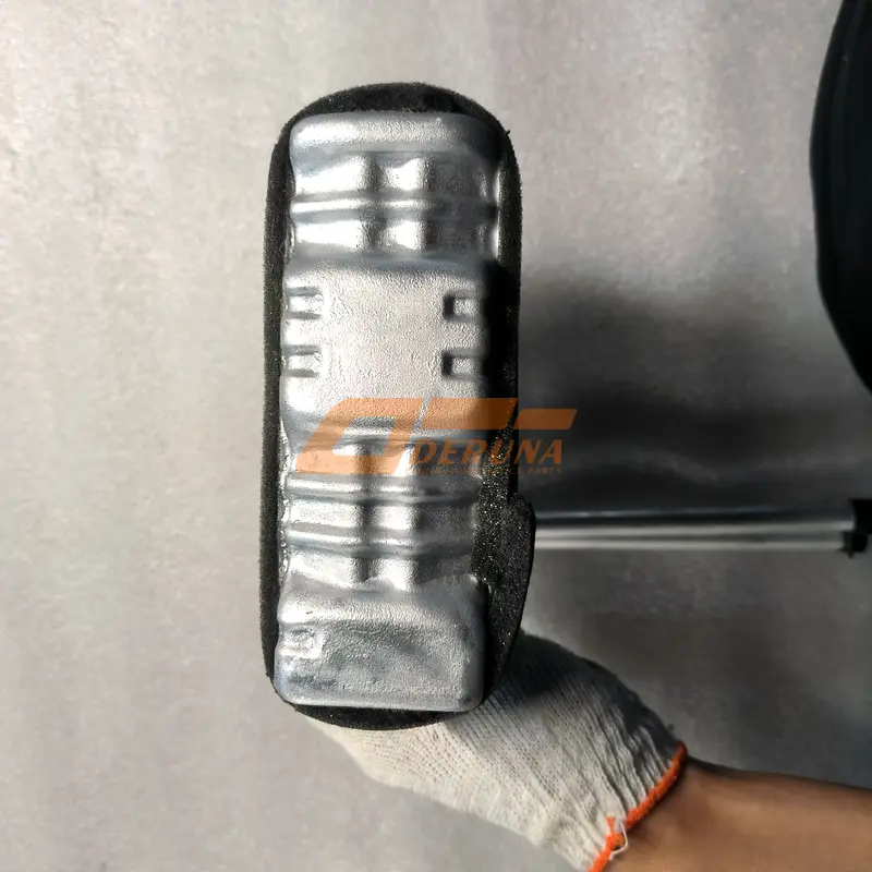 8101095C109 Radiator Oil Heat Exchanger