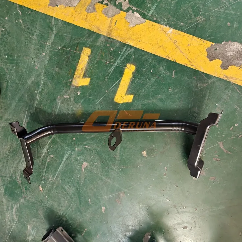 AZ16D423000286 Footboard Bracket (Rh C7H