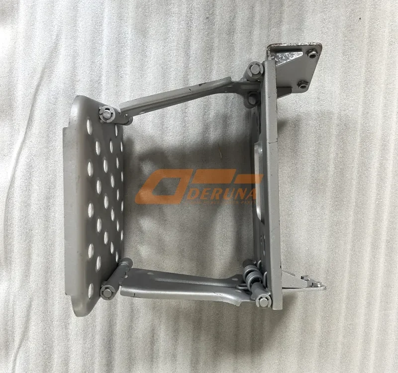 WG1632247360 Right Footrest Bracket