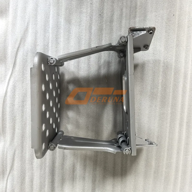 WG1632247360 Right Footrest Bracket