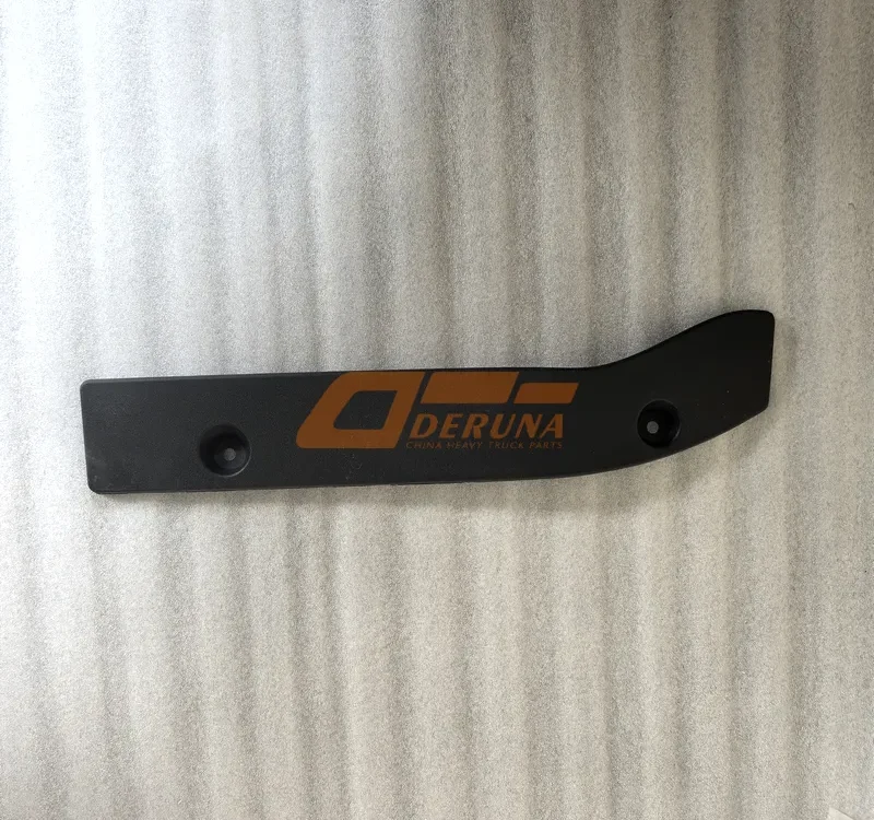 WG1664245086 Bumper Right Corner Trim