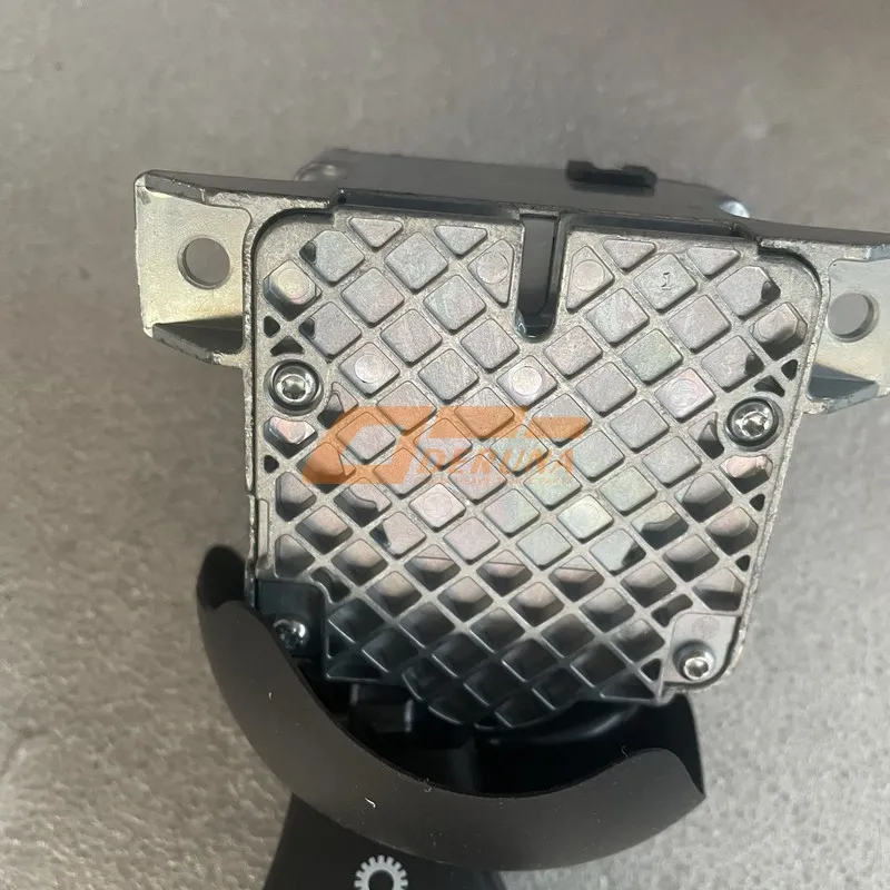 WG9925580302 C7H Rh Handle Switch