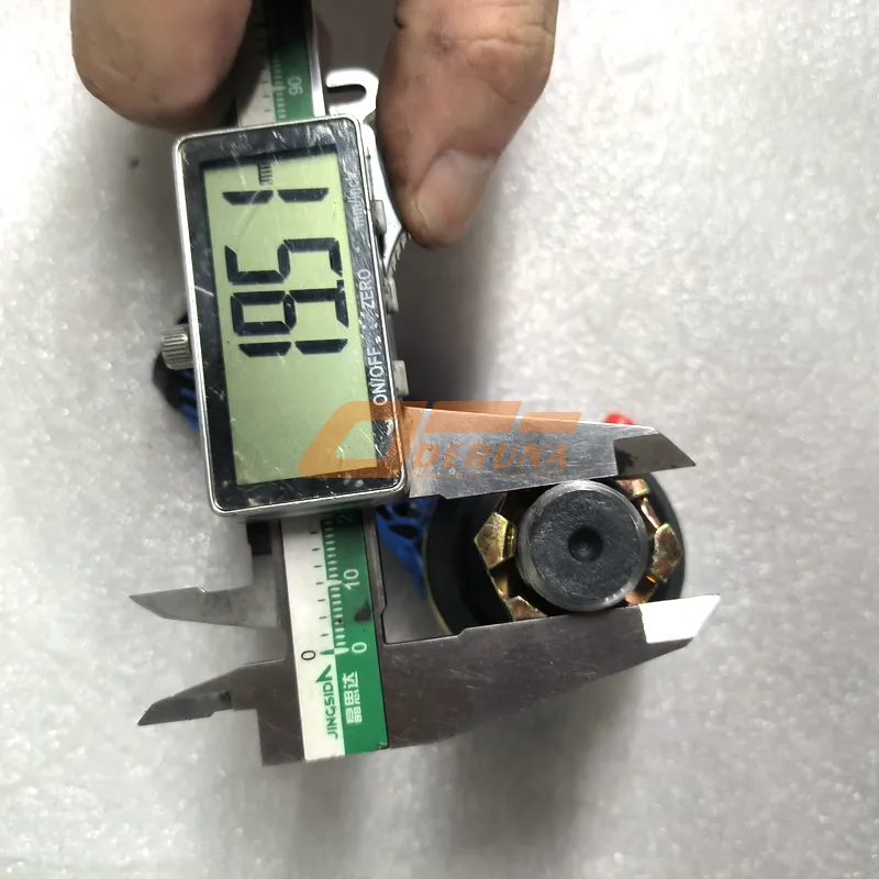 AZ9118470218-11 Steering Rod End D=20 Left Howo