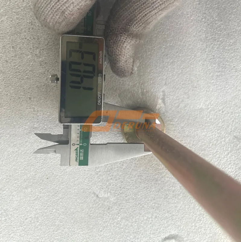 WG9638520018+013 Rear Leaf Spring Center Bolt With Nut (Without Step) M14 L=340