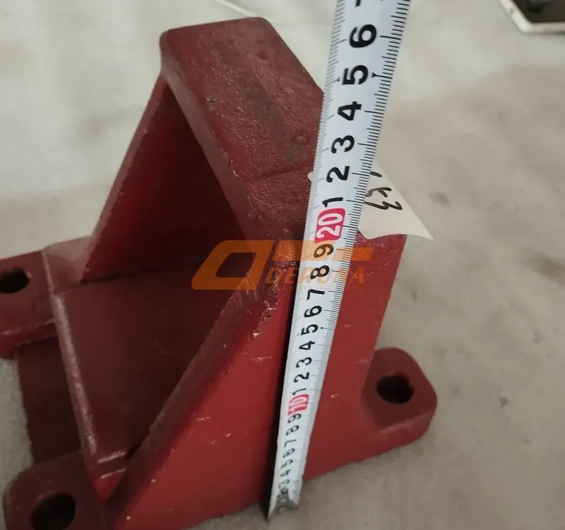 DZ9114524036 Rear Leaf Spring Bracket Front Left (Rear Right) F3000