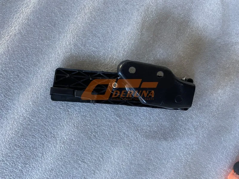 1108020-Q448 Accelerator pedal