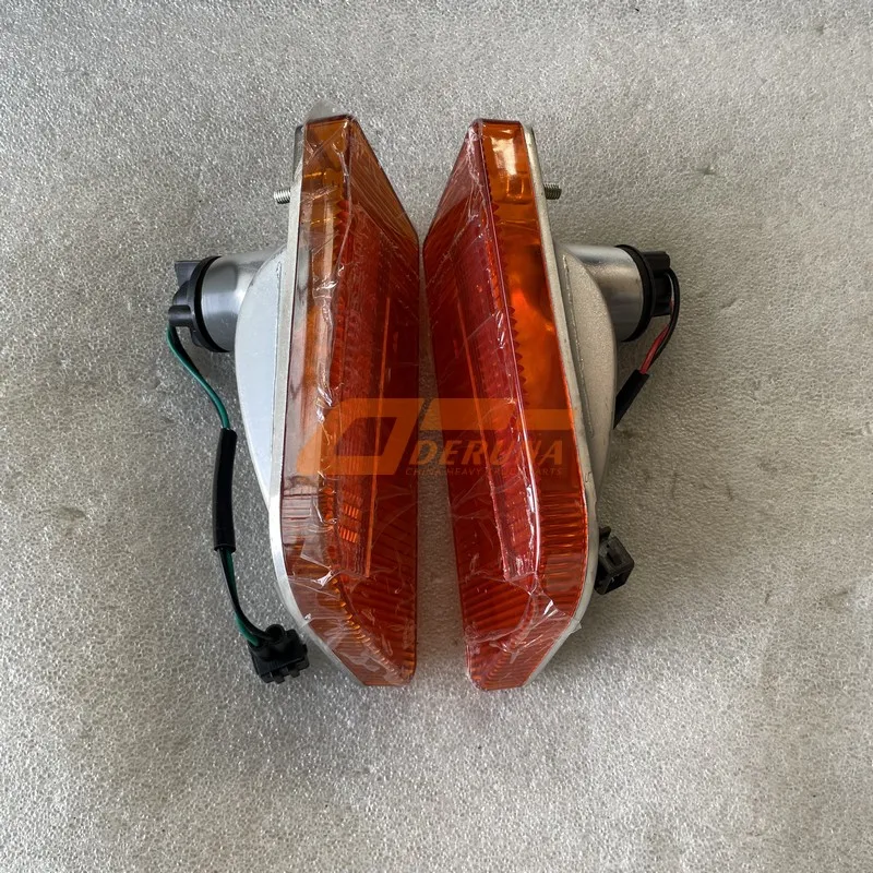 3726035-367 Fender Left Indicator Lamp