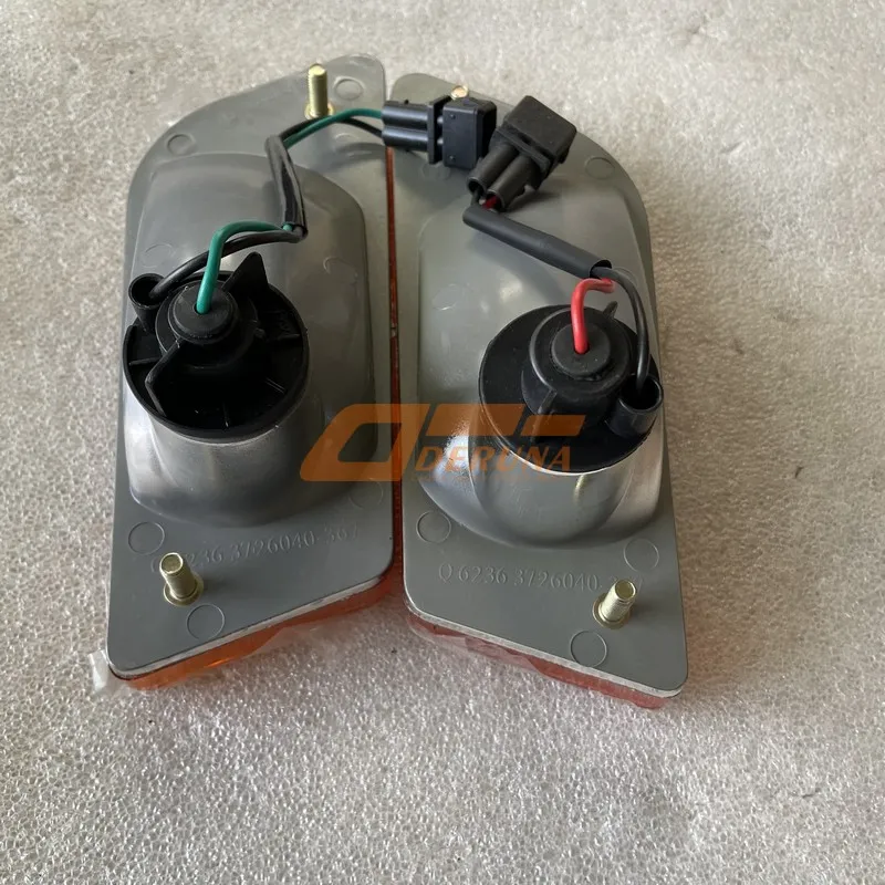3726035-367 Fender Left Indicator Lamp