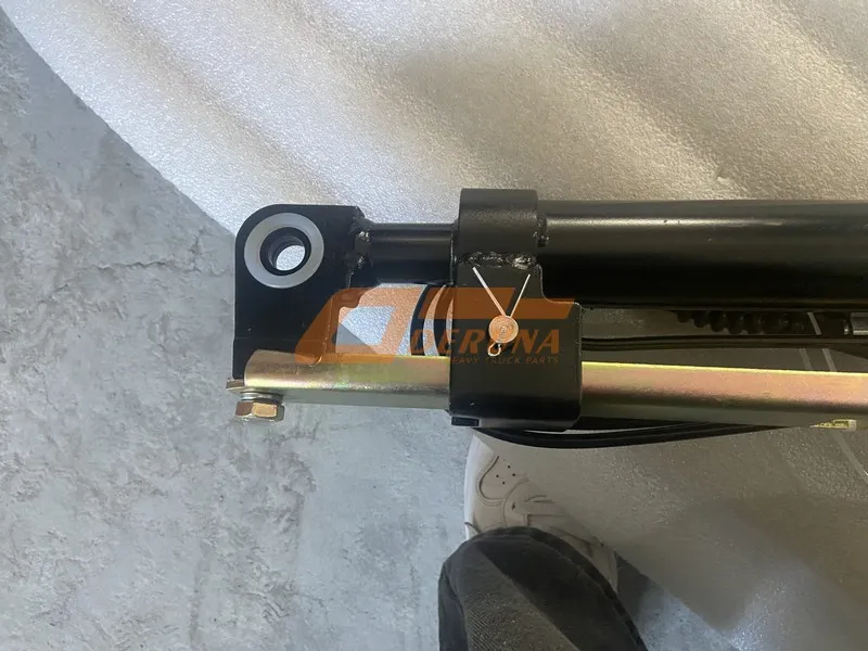 5001030-370 Cabin Boom