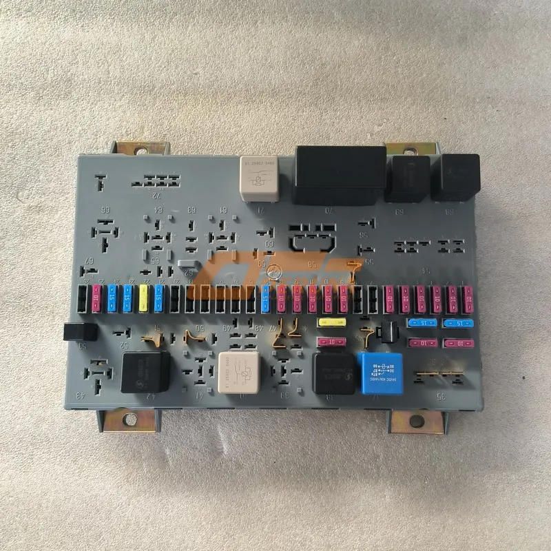 81.25444.6060 Relay And Fuse Box