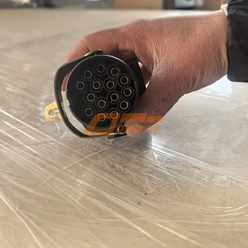 WG9724770004 15-Prong Trailer Plug