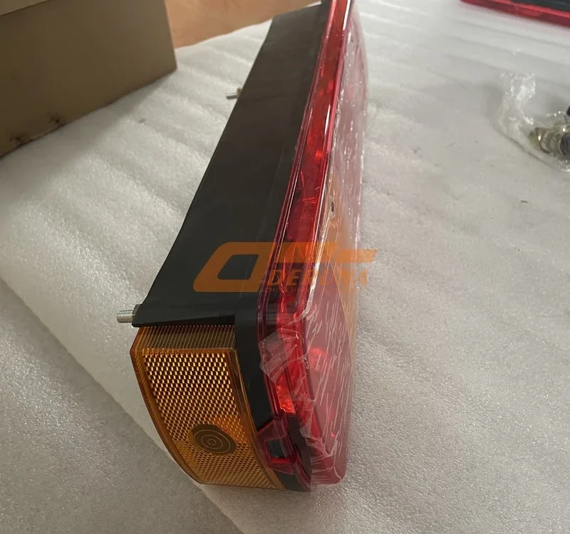 1325836500002 Right Rear Light