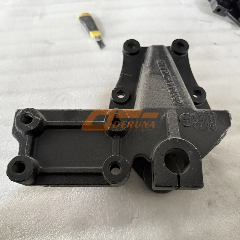 Левая передняя кронштейн рессоры