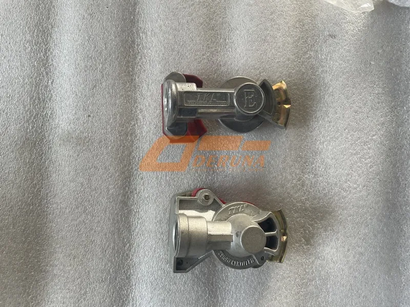 Желтый тягач прицепа SHACMAN