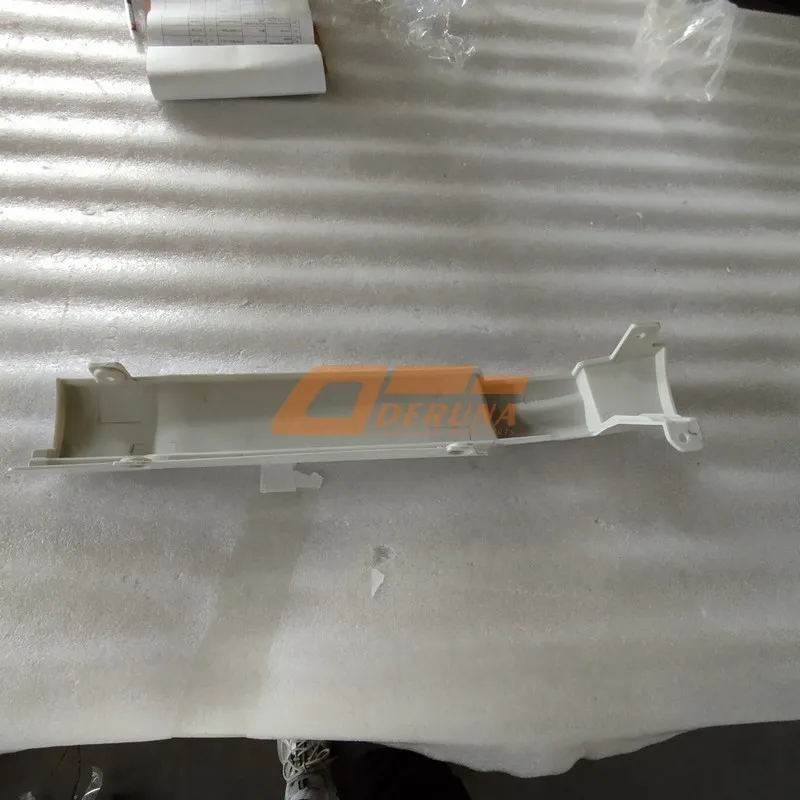 712W624106045 Left Side Air Intake Trim