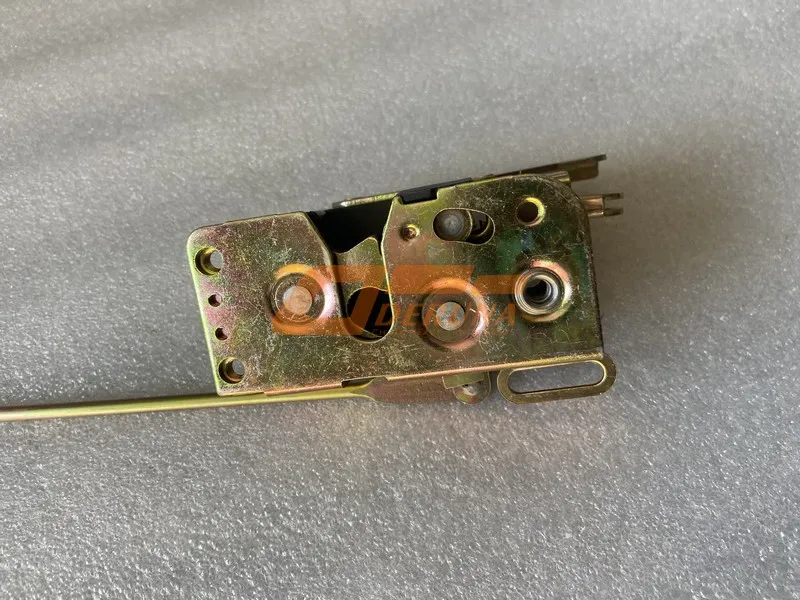 Conjunto de la Cerradura de la Puerta Derecha DZ15221340020