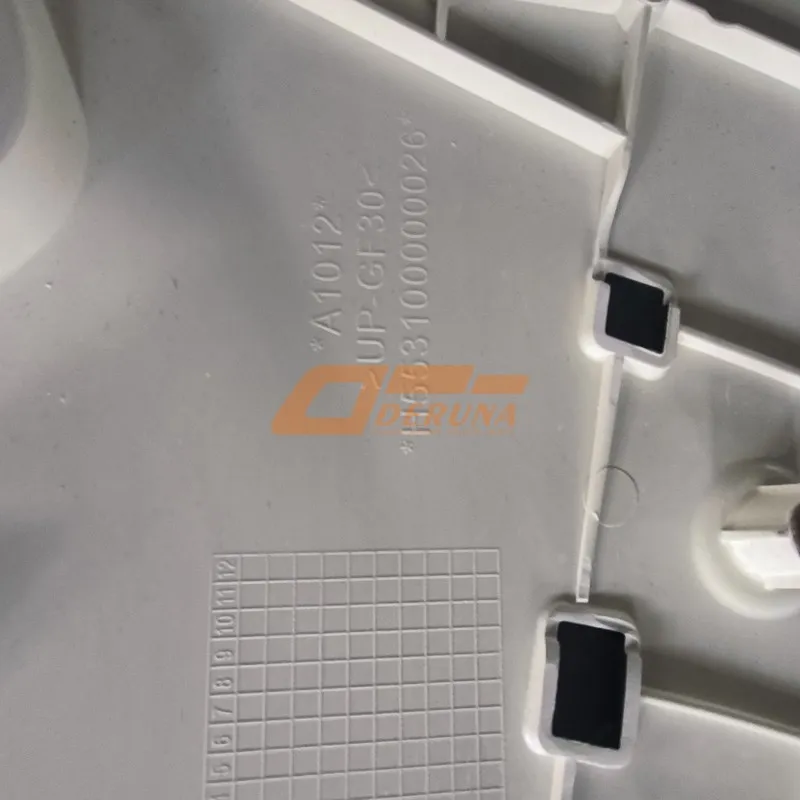 Капот двигателя