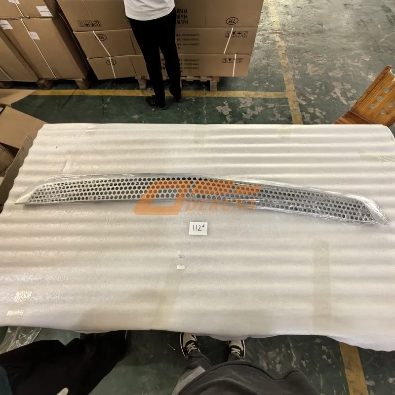 Rejilla Inferior del Capó H4531012500A0 