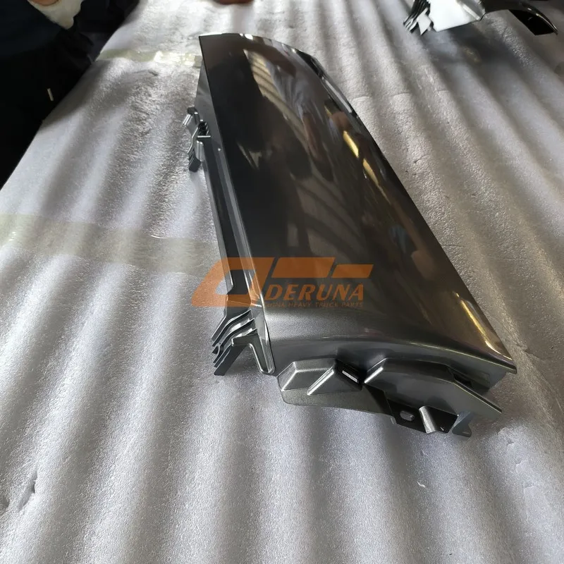 Правый обтекатель кабины