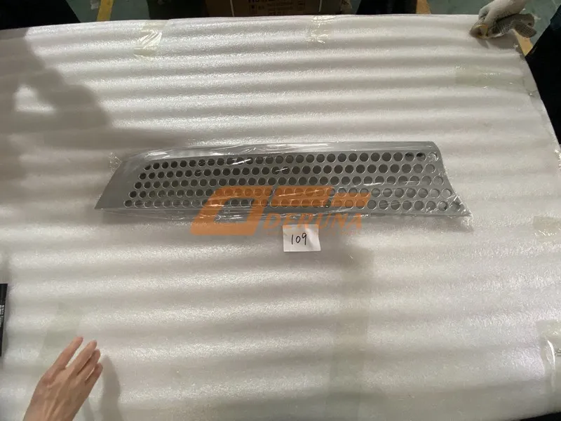 Верхняя левая сетка капота Foton-H4531012200A0