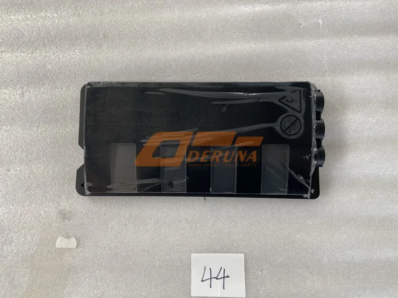 3724970-2000/C Wiring Harness Mounting Block Cover