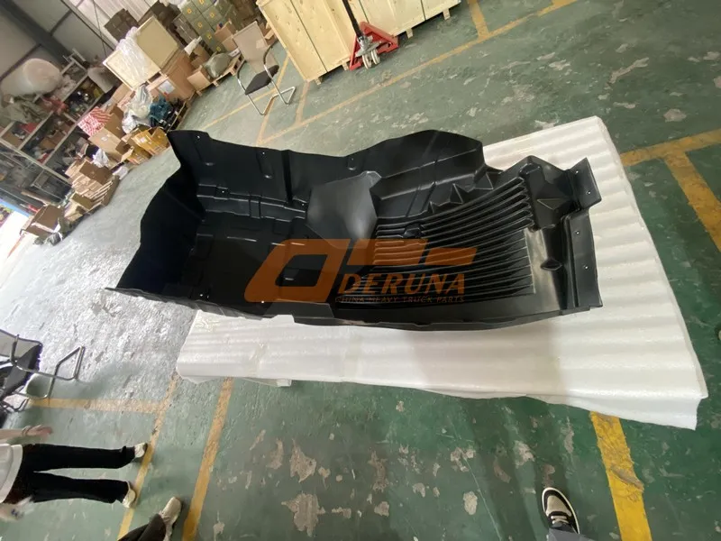 Верхнее левое переднее крыло